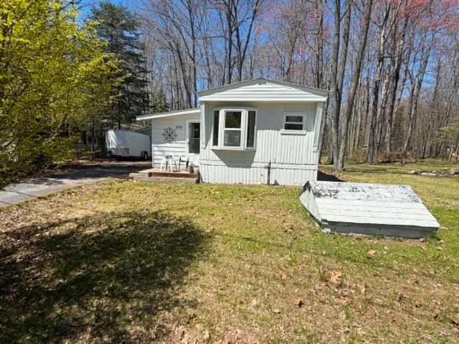 202 Highland, Roscommon, MI 48653 - #2
