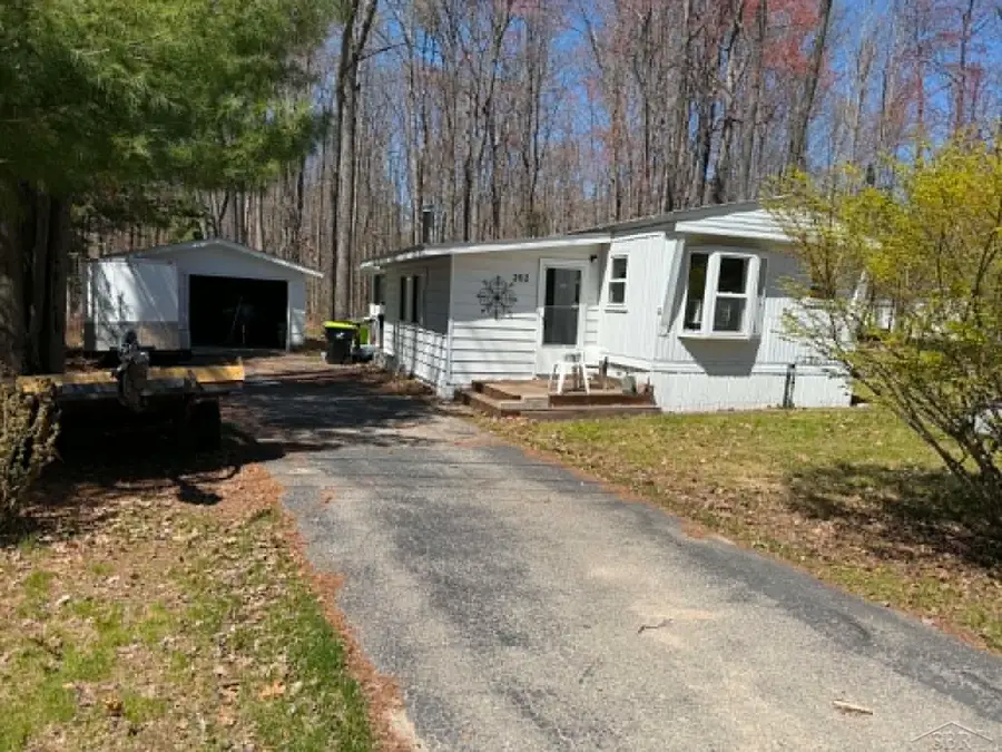202 Highland, Roscommon, MI 48653 - #3