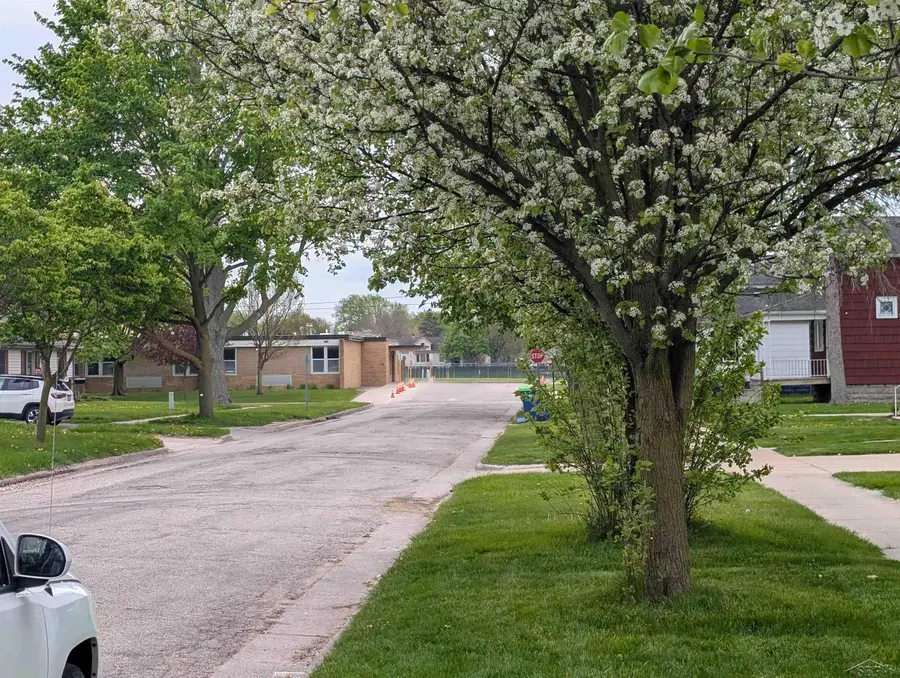 800 S Warner ST, Bay City, MI 48706 - #3