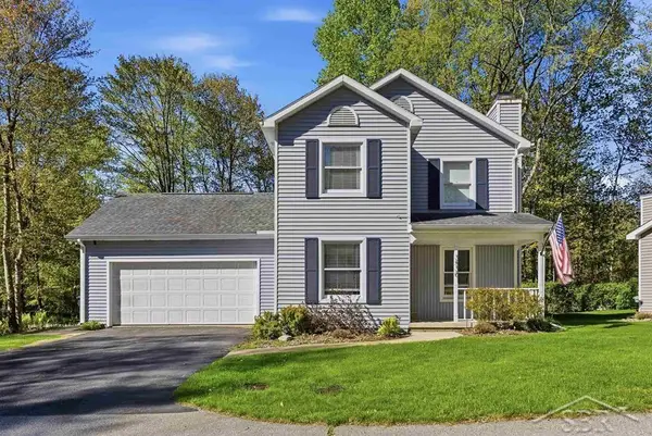 3530 Chippewassee TRL, Midland, MI 48640