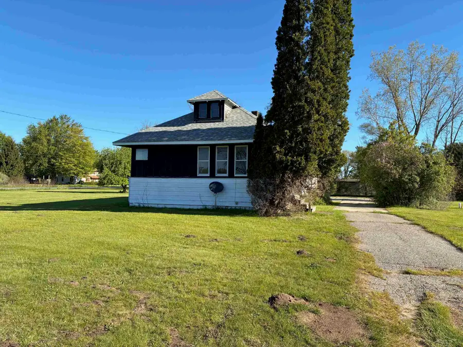 22932 Gratiot RD, Merrill, MI 48637 - #2