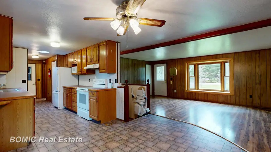 4490 O'Brien RD, Vassar, MI 48768 - #2