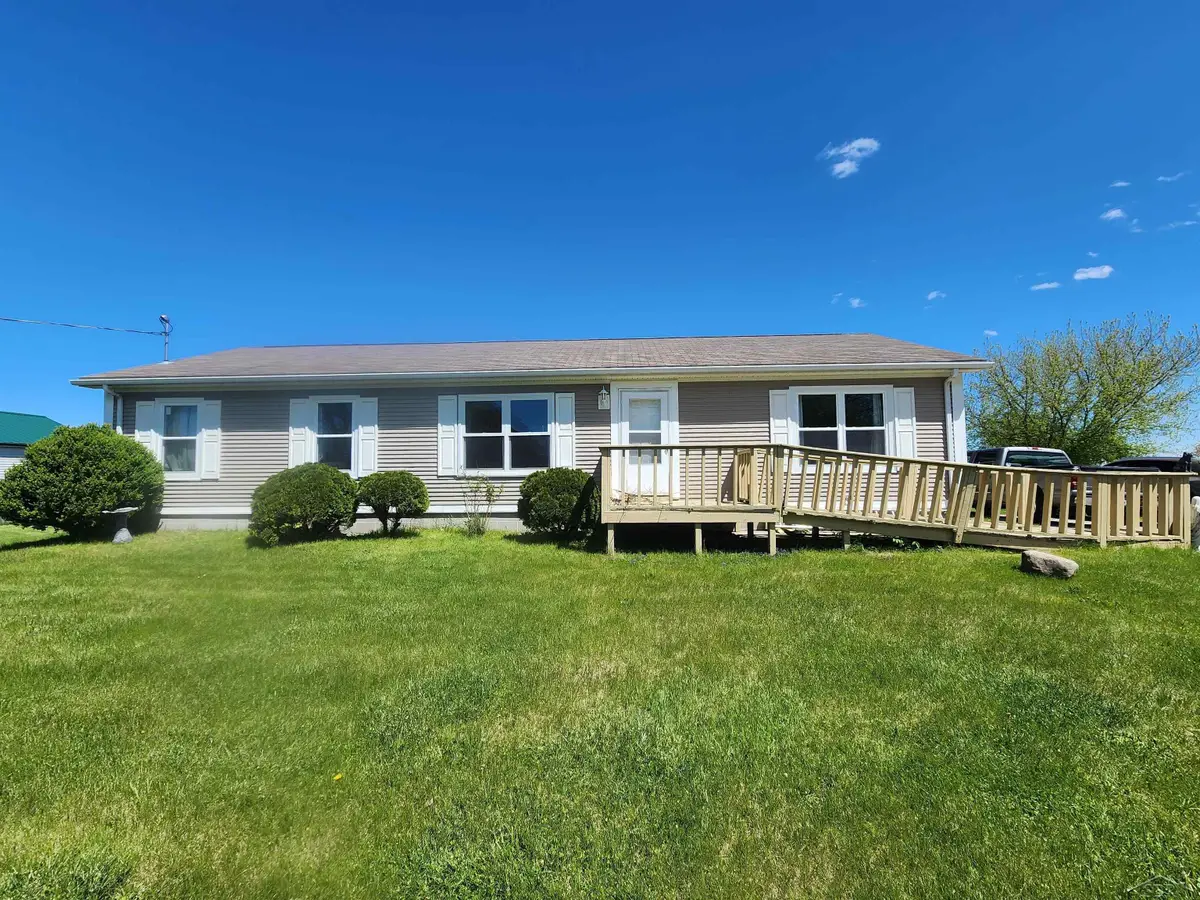 3727 S Garfield RD, Auburn, MI 48611 - #1