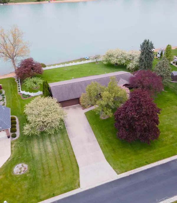 11145 N Lake Circle ST, Saginaw, MI 48609