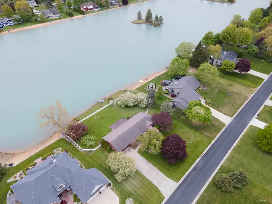 11145 Lake Circle North ST, Saginaw, MI 48609 - #2