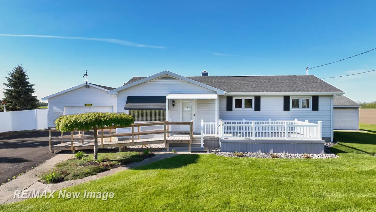 3520 W Kochville RD, Saginaw, MI 48604 - #1