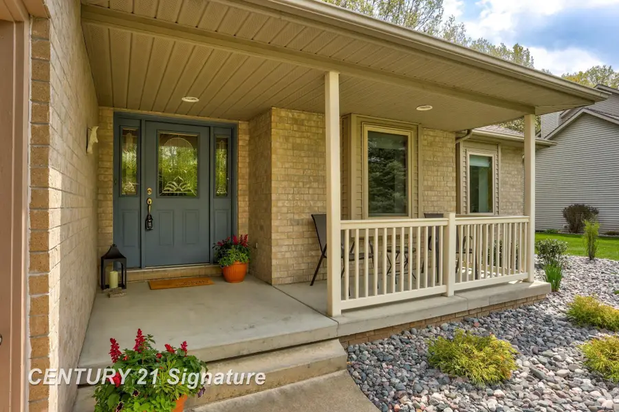 2368 Durham DR, Saginaw, MI 48609 - #3