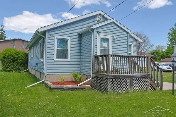 807 N Woodbridge ST, Saginaw, MI 48602
