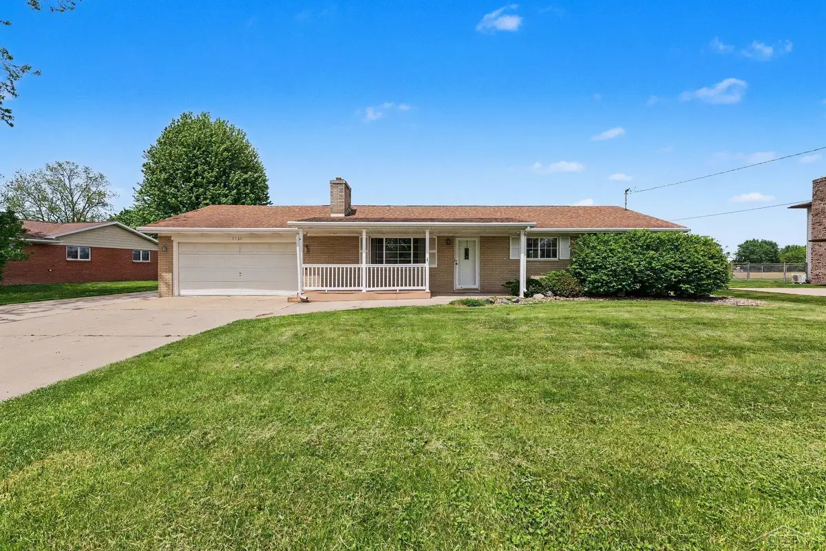 9920 Sonora DR, Freeland, MI 48623 - #1