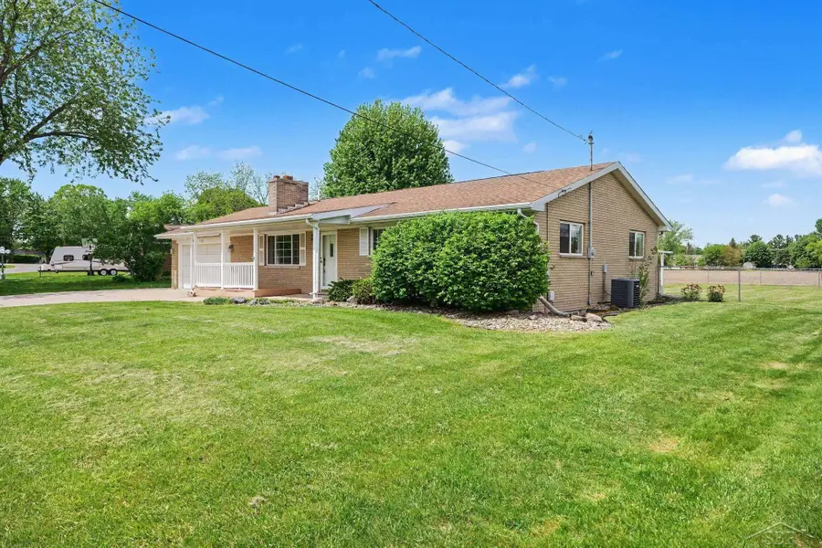 9920 Sonora DR, Freeland, MI 48623 - #2