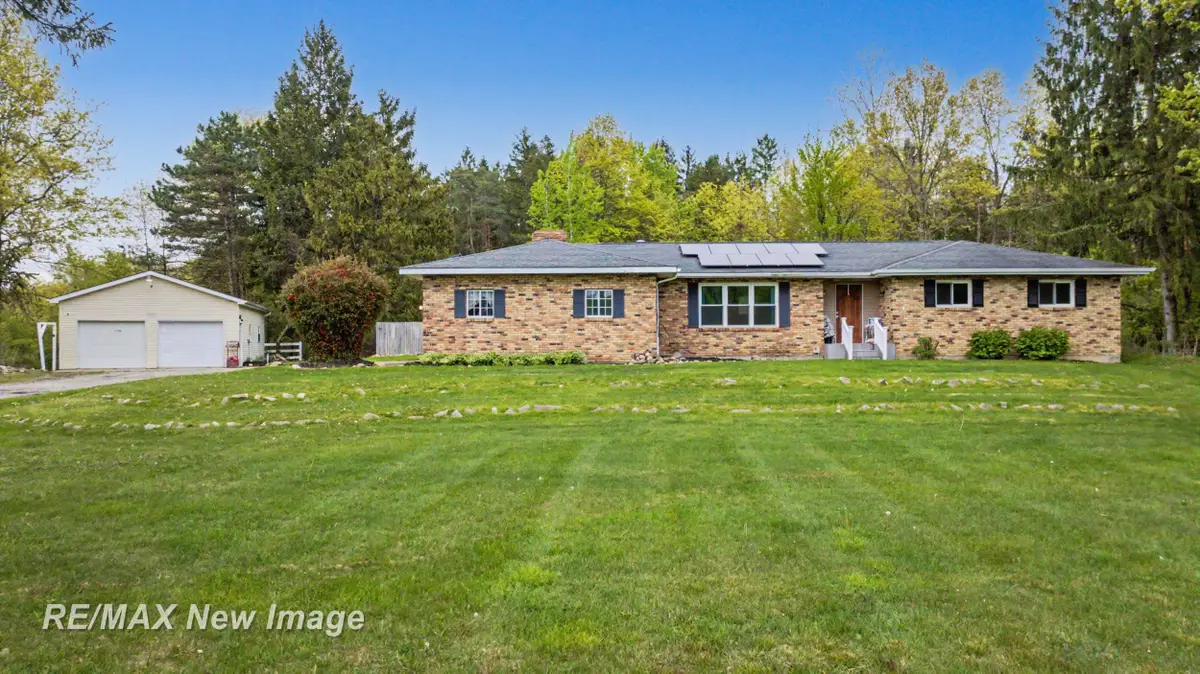 8013 S Merrill RD, Saint Charles, MI 48655 - #1