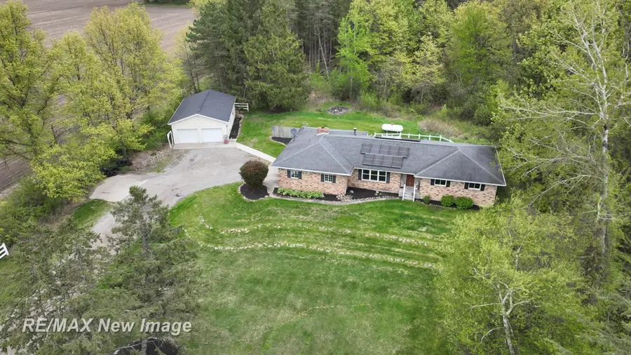 8013 S Merrill RD, Saint Charles, MI 48655 - #3