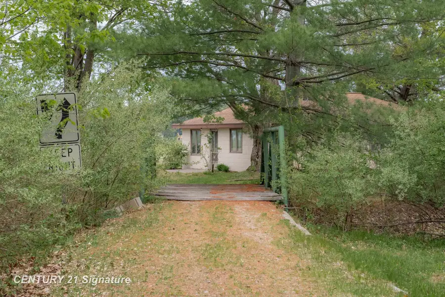 5242 Oslund DR, Hope, MI 48628 - #3
