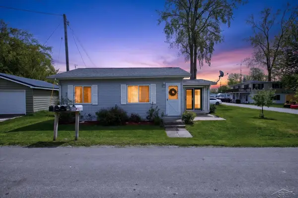 1857 Center RD, Sebewaing, MI 48759