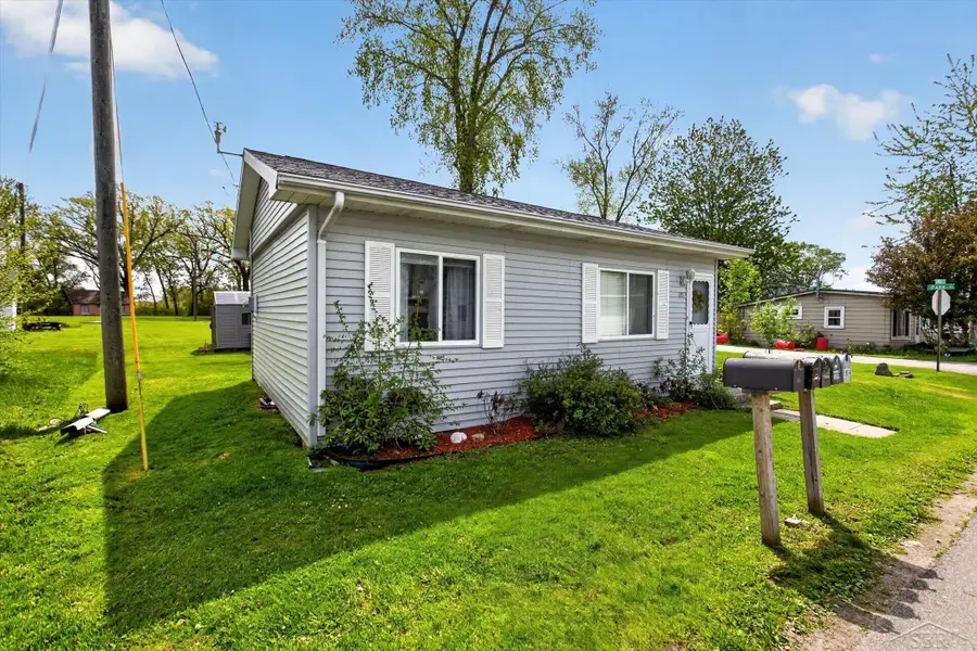 1857 Center RD, Sebewaing, MI 48759 - #2