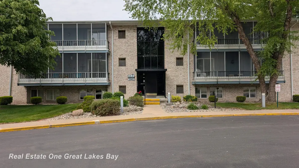 5905 W Michigan AVE, Saginaw, MI 48638 - #1