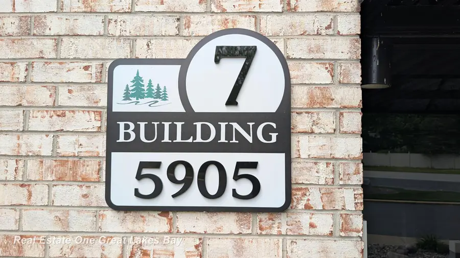 5905 W Michigan AVE, Saginaw, MI 48638 - #3