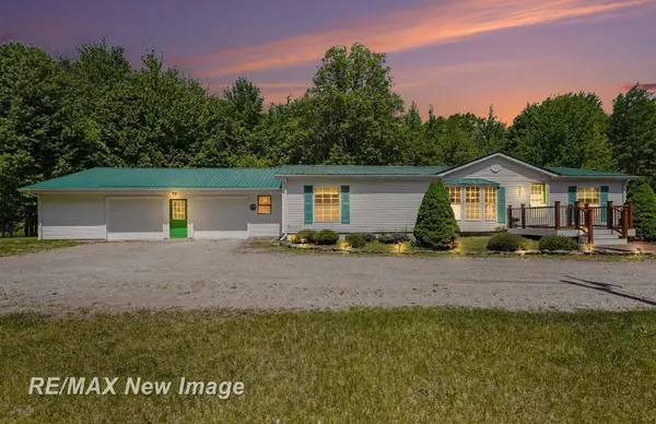 2827 N Eleven Mile, Coleman, MI 48618