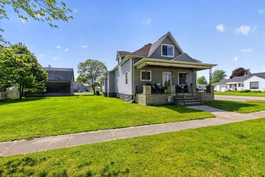 304 S Fifth ST, Sebewaing, MI 48759 - #2