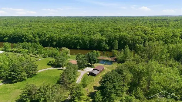 1777 W Pine River RD, Breckenridge, MI 48615