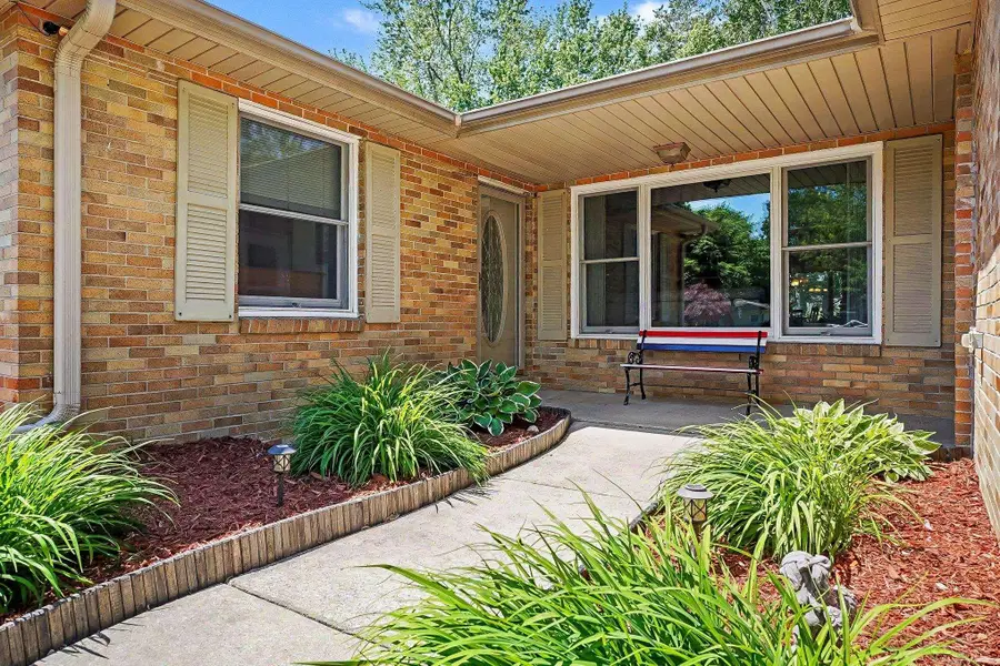 1825 Coolidge AVE, Saginaw, MI 48638 - #3