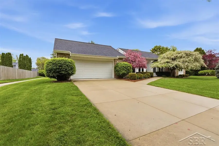 405 Wanetah DR, Midland, MI 48640 - #2