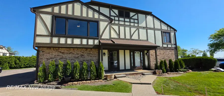 204 Lac Ste Claire DR, Saint Clair Shores, MI 48082 - #2