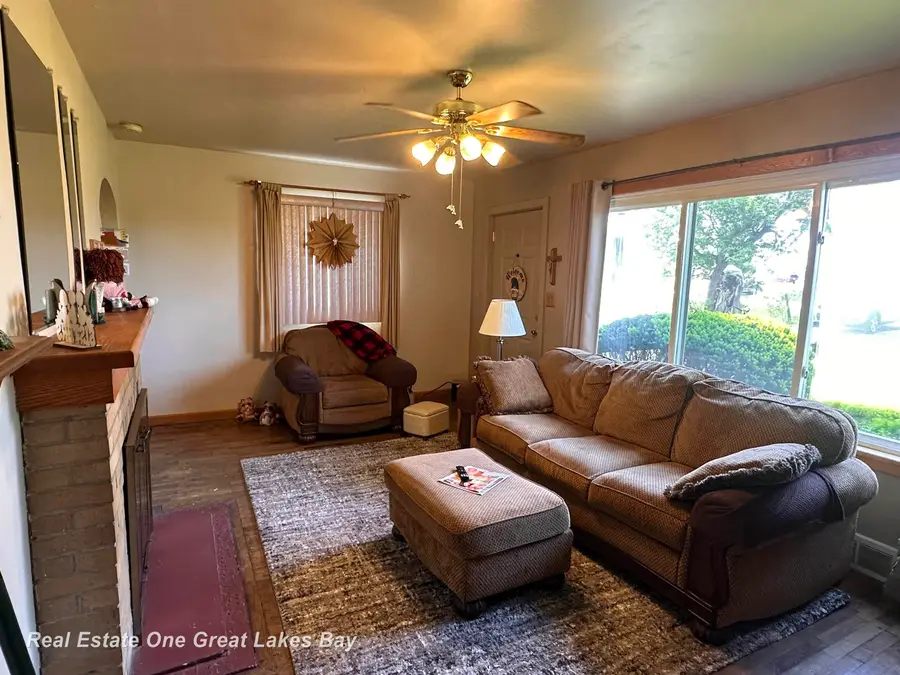 4928 Hess RD, Saginaw, MI 48601 - #3