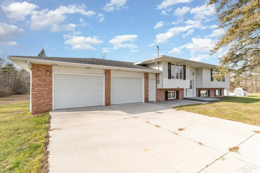3532 S Ten Mile, Breckenridge, MI 48615 - #2