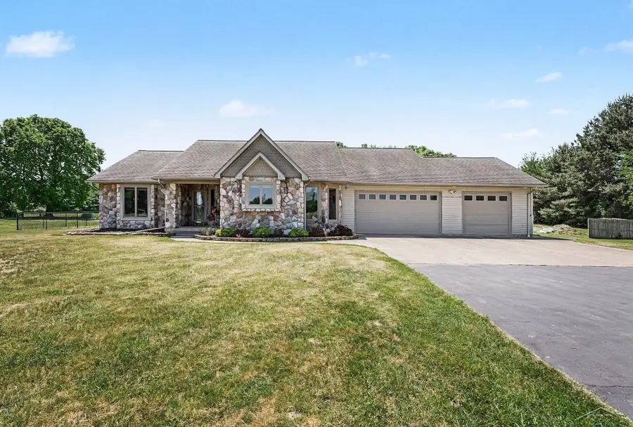 2768 E Birch Run RD, Burt, MI 48417 - #2