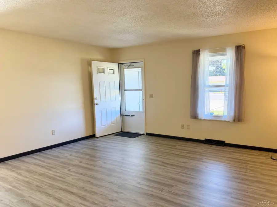 4566 Shattuck RD, Saginaw, MI 48603 - #2