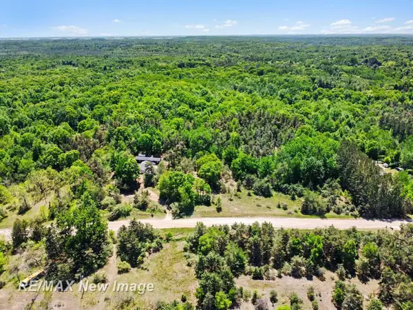 3769 W Herrick RD, Farwell, MI 48622