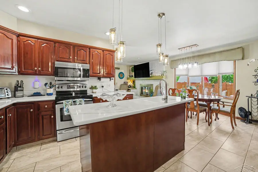 3595 Hermansau DR, Saginaw, MI 48603 - #3