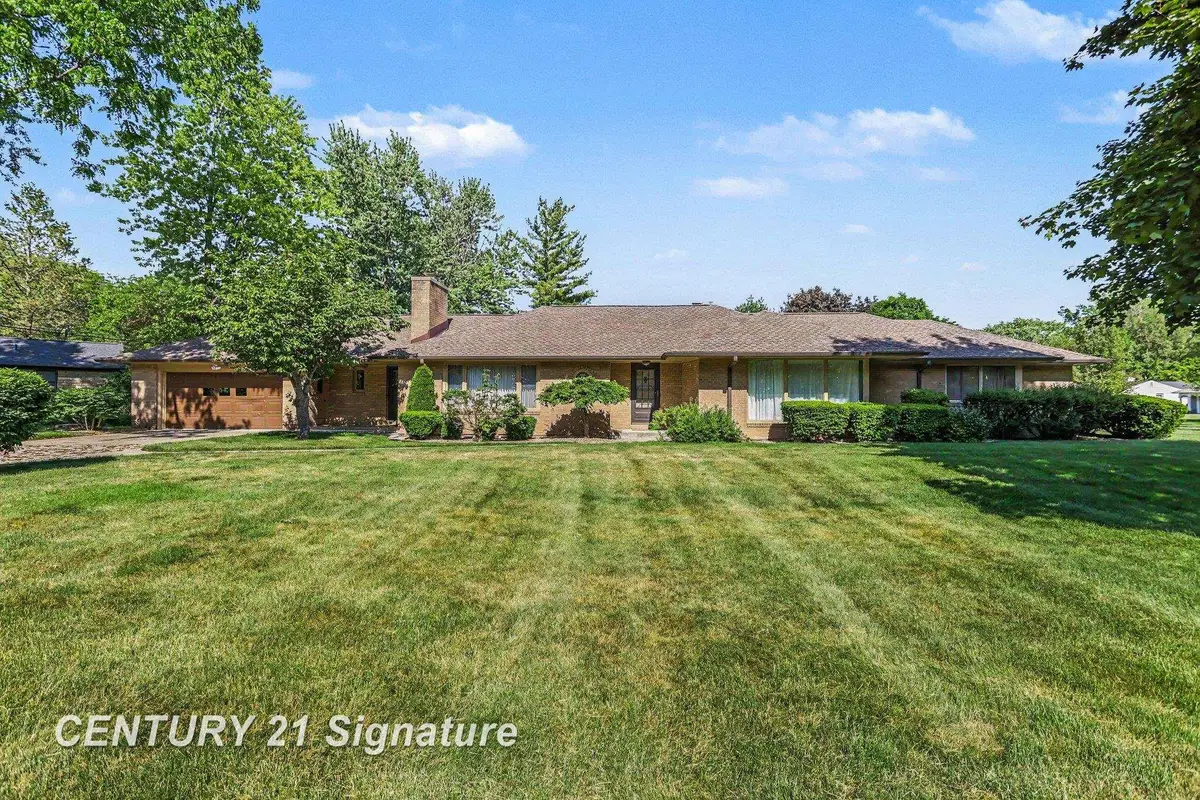 57 E Hannum BLVD, Saginaw, MI 48602 - #1