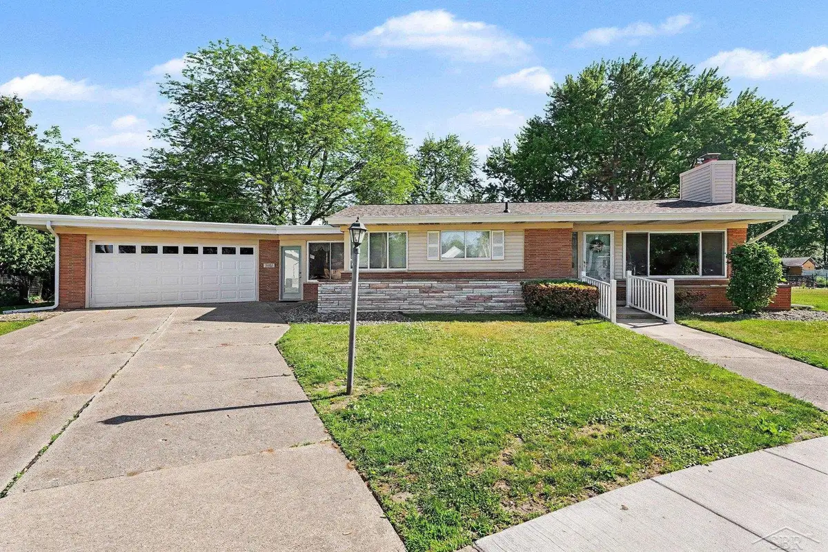 3002 Malden PL, Saginaw, MI 48602 - #1