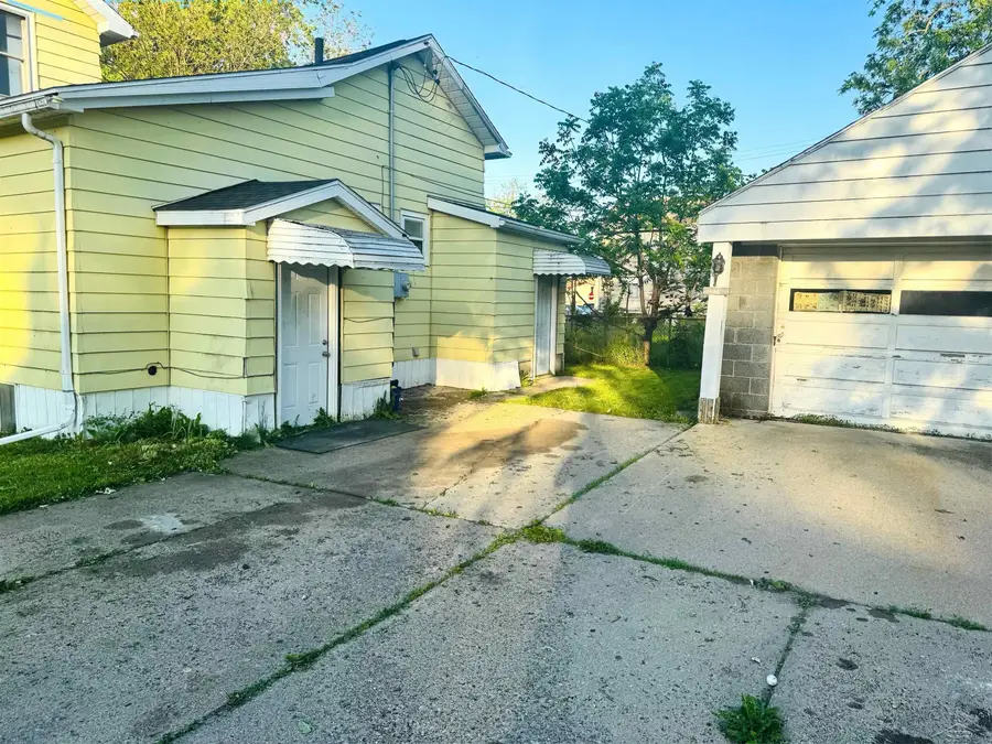 721 Lyon ST, Saginaw, MI 48602 - #2
