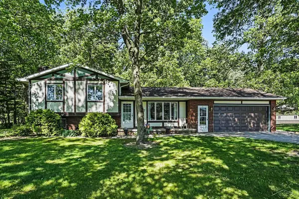 177 N Cotter RD, Essexville, MI 48732