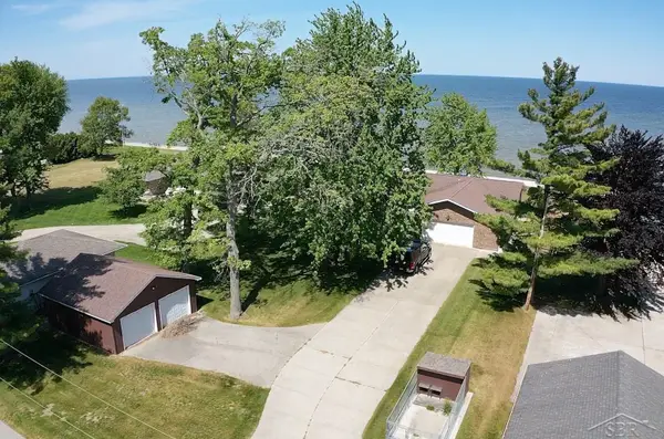 381 S Linwood Beach RD, Linwood, MI 48634