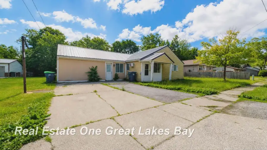 3531 Lionshead LN, Saginaw, MI 48601 - #2