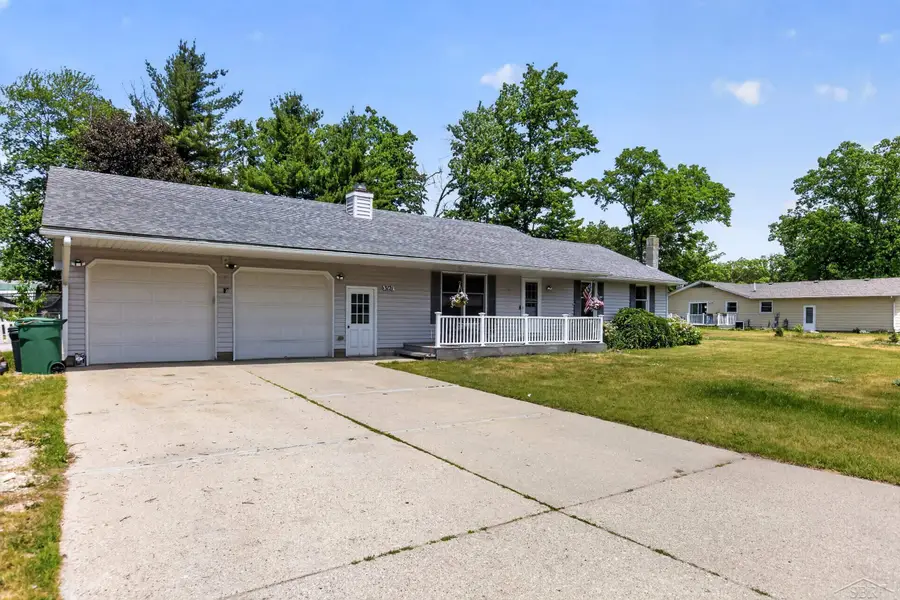 3121 Dale ST, Harrison, MI 48625 - #2