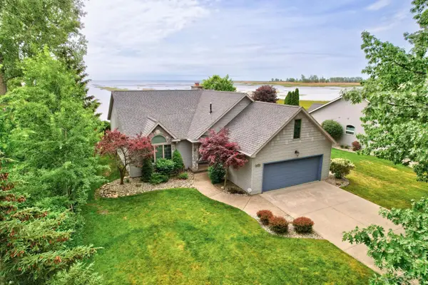1108 Cove CT, AuGres, MI 48703