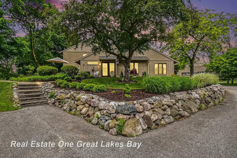 2338 Bay Woods CT, Bay City, MI 48706 - #2