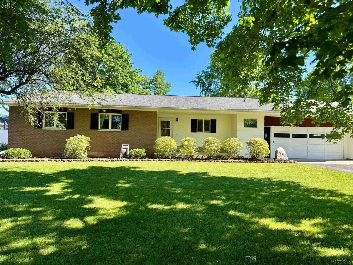 835 Wheelock DR, Freeland, MI 48623 - #1