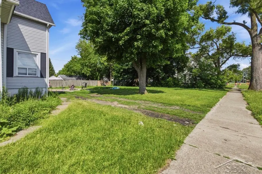822 Jackson ST, Saginaw, MI 48602 - #2