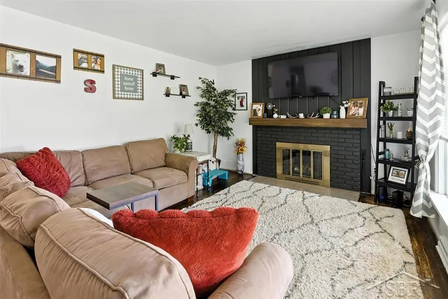1033 Elmdale DR, Saginaw, MI 48602 - #3