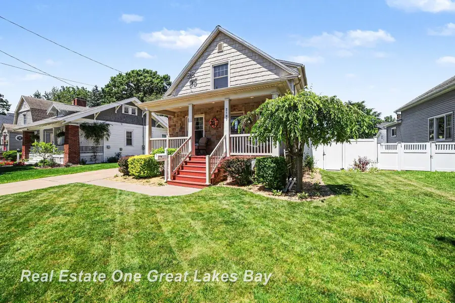 2107 10th ST, Bay City, MI 48708 - #3