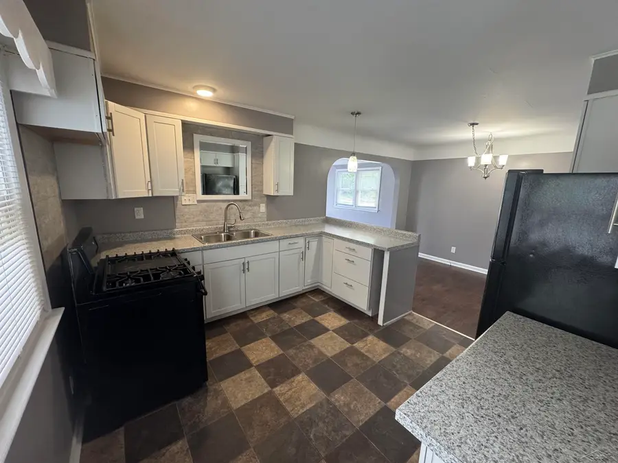 1954 Holcomb ST, Saginaw, MI 48602 - #2