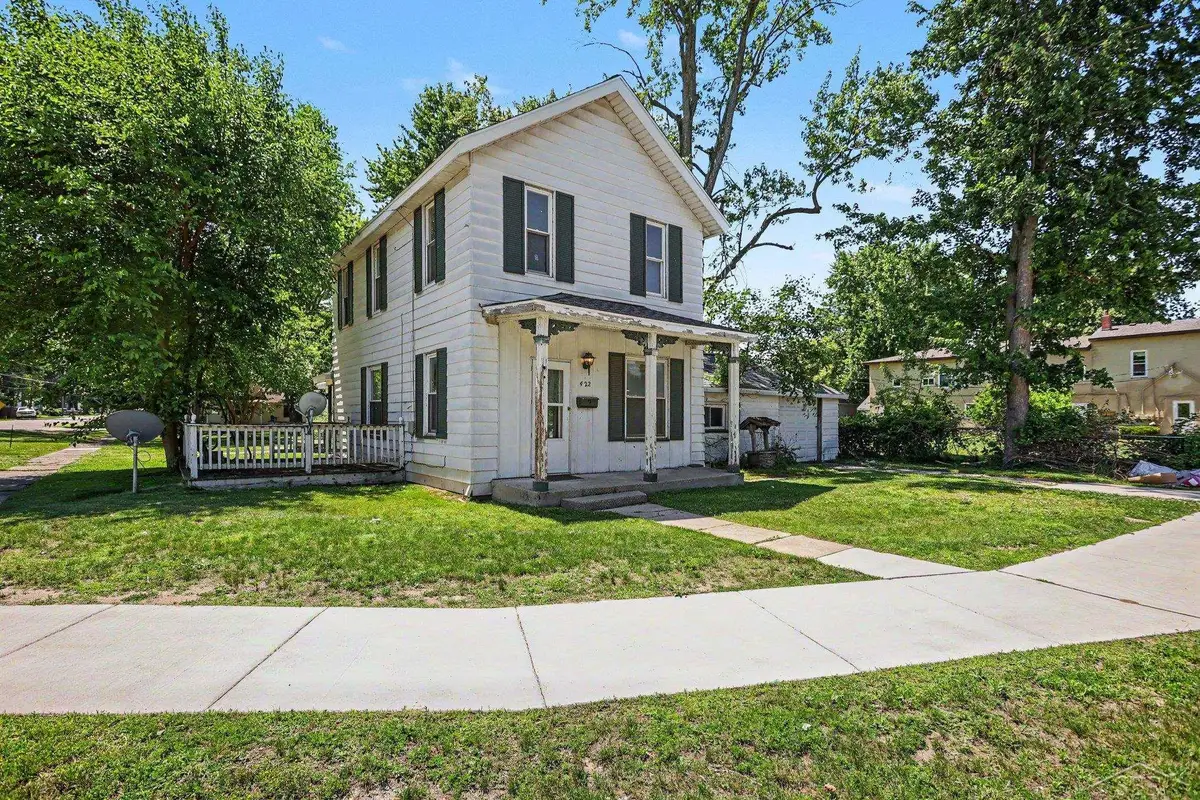 422 S Saginaw ST, Saint Charles, MI 48655 - #1