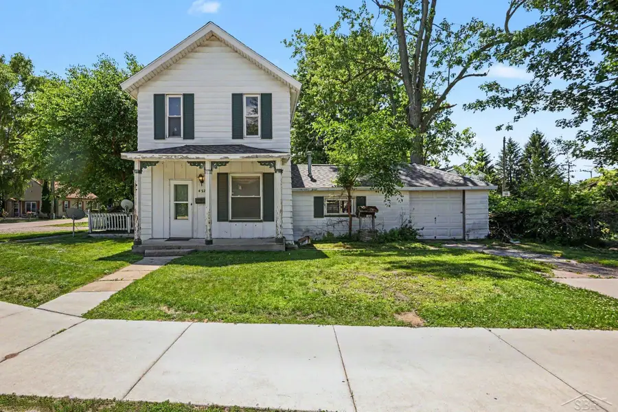 422 S Saginaw ST, Saint Charles, MI 48655 - #2