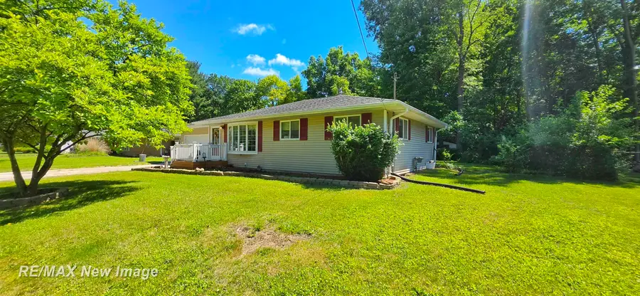 4445 Eastport DR, Bridgeport, MI 48722 - #3